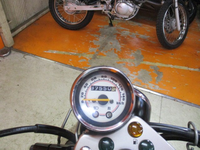 走行もまだまだの３７５５０ｋｍ！！後期のＦｉですから燃料消費率１Ｌ＝４８ｋｍ！やばい高燃費車両ですよ